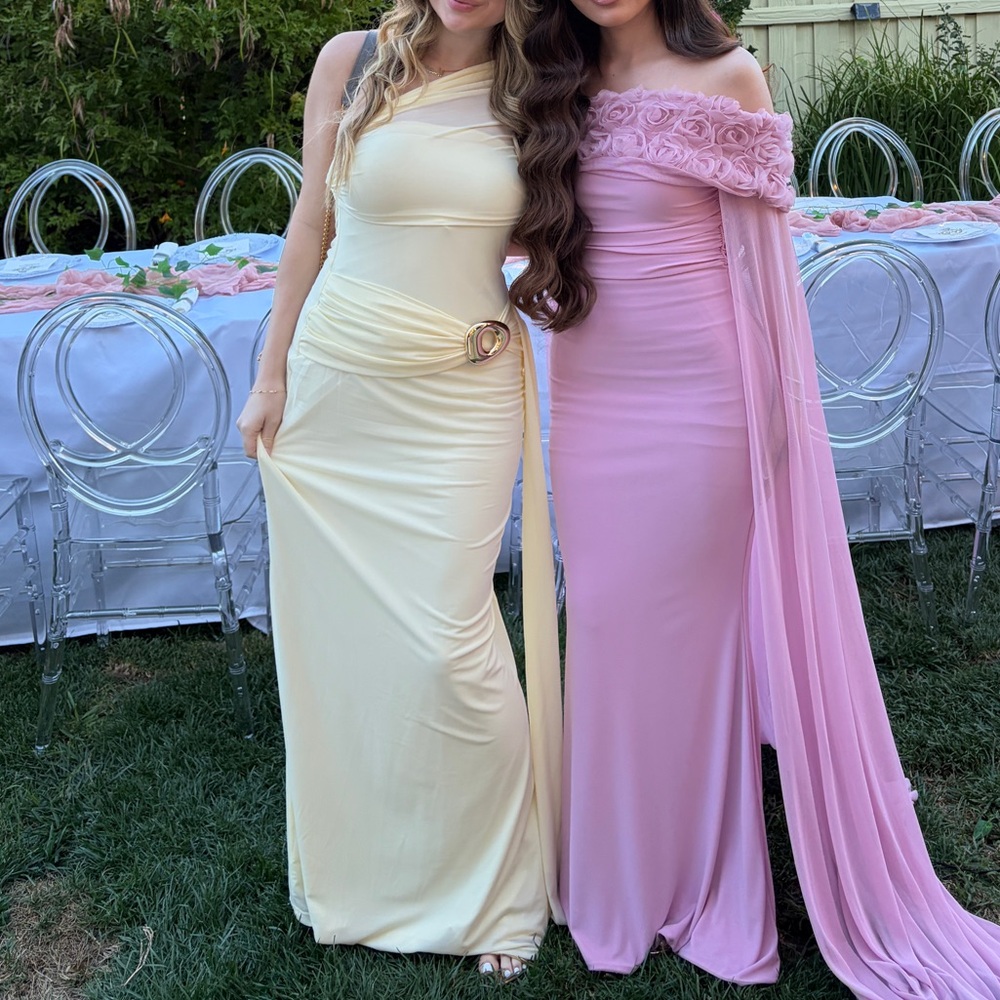 Chic One-Shoulder Cream Dress